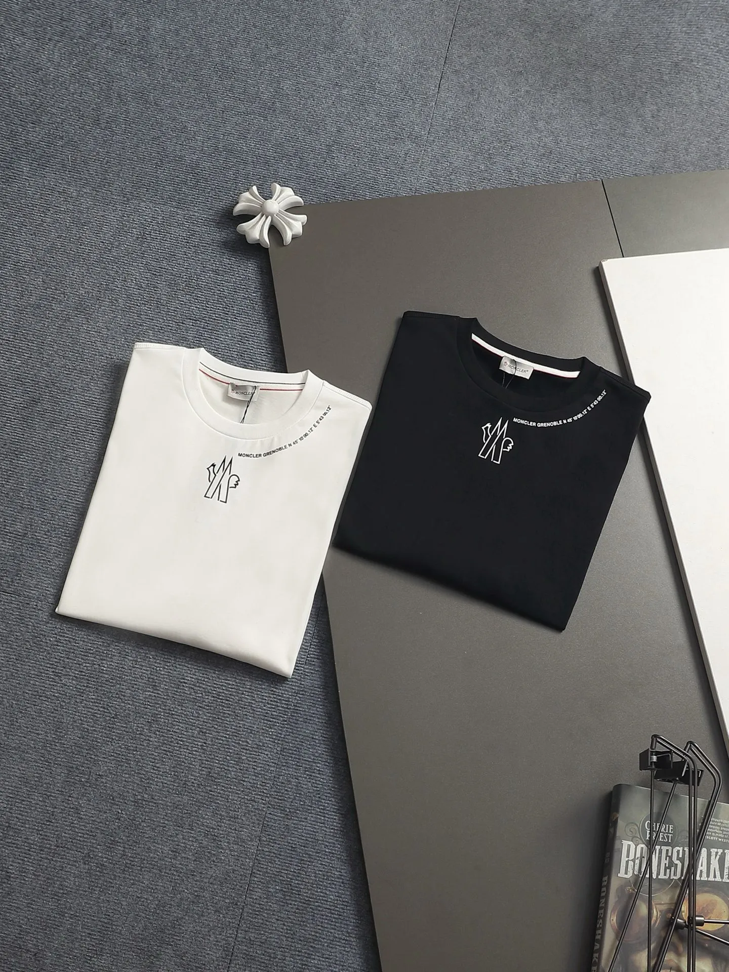 MONCLER LOGO Logo ， Retro Same Style T 260 Versatile : Black White Size：XS~L